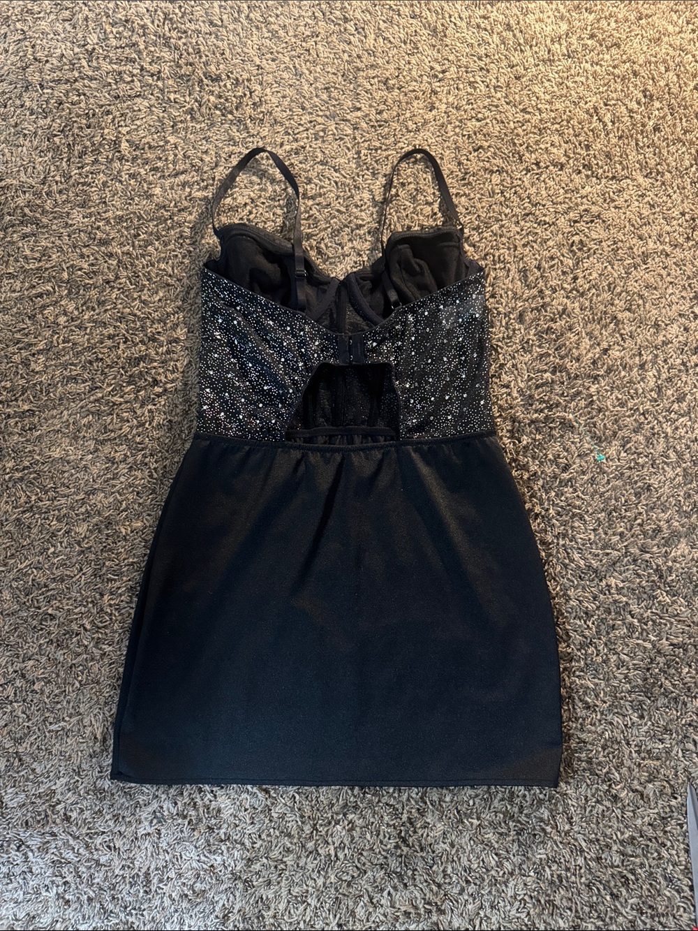 Dress - Picture 3 of 3